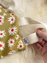 Load image into Gallery viewer, Neck Wrap Hot &amp; Cold Therapy
