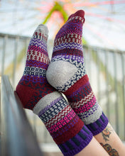 Load image into Gallery viewer, Wunderland Crew Socks: Small (Women 6 - 8 / Men 5 - 7)
