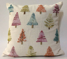 Load image into Gallery viewer, Pillow Applique/Embo 16" Pine Tree Festival
