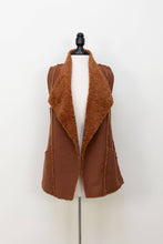 Load image into Gallery viewer, Sherpa Vest: Cream / L
