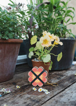 Load image into Gallery viewer, Keyring Flower Press - Oranges &amp; Pinks (US landed)
