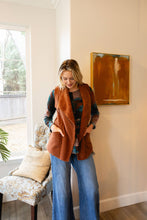 Load image into Gallery viewer, Sherpa Vest: Cream / XL
