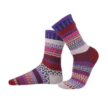 Load image into Gallery viewer, Wunderland Crew Socks: Small (Women 6 - 8 / Men 5 - 7)
